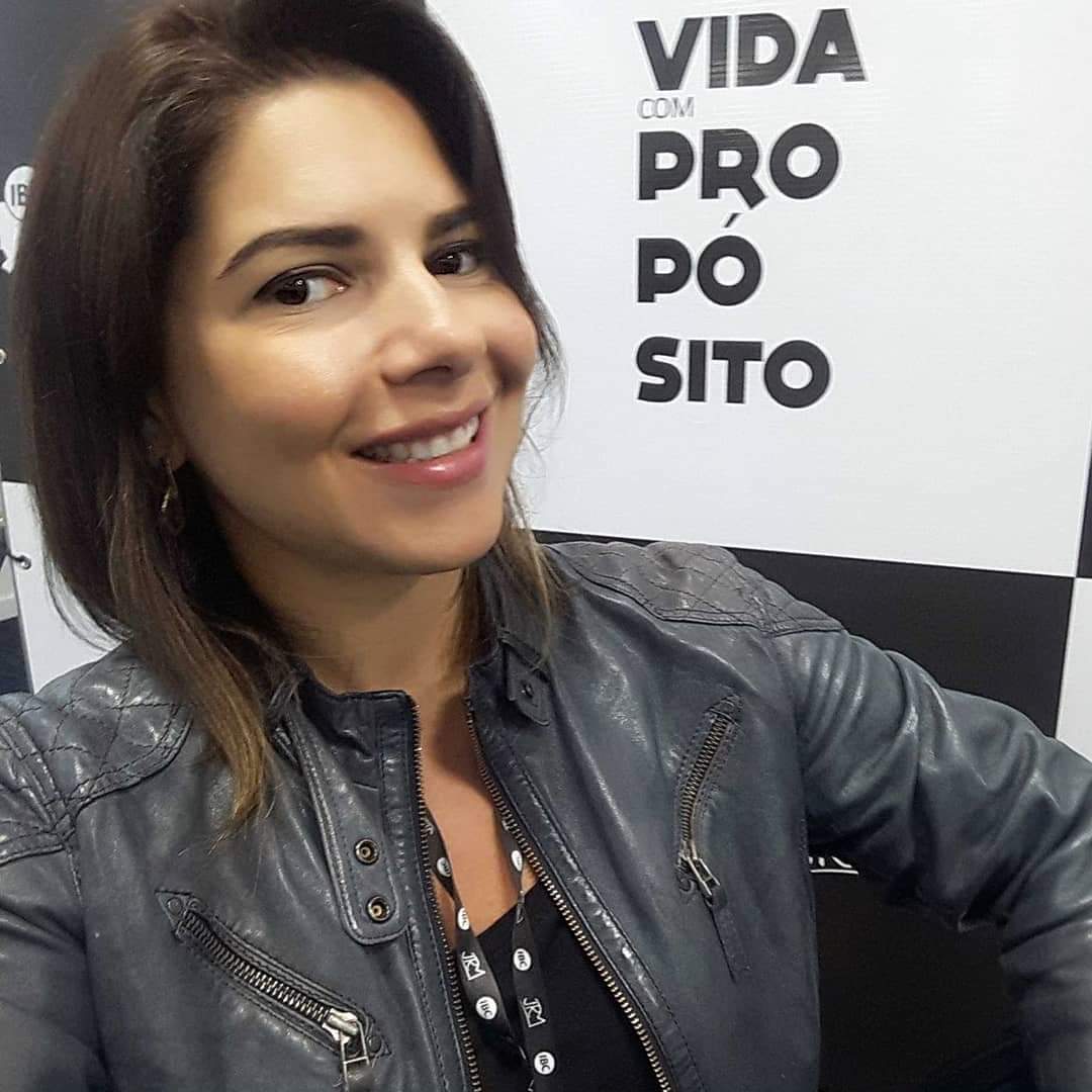 MÁRCIA (2)